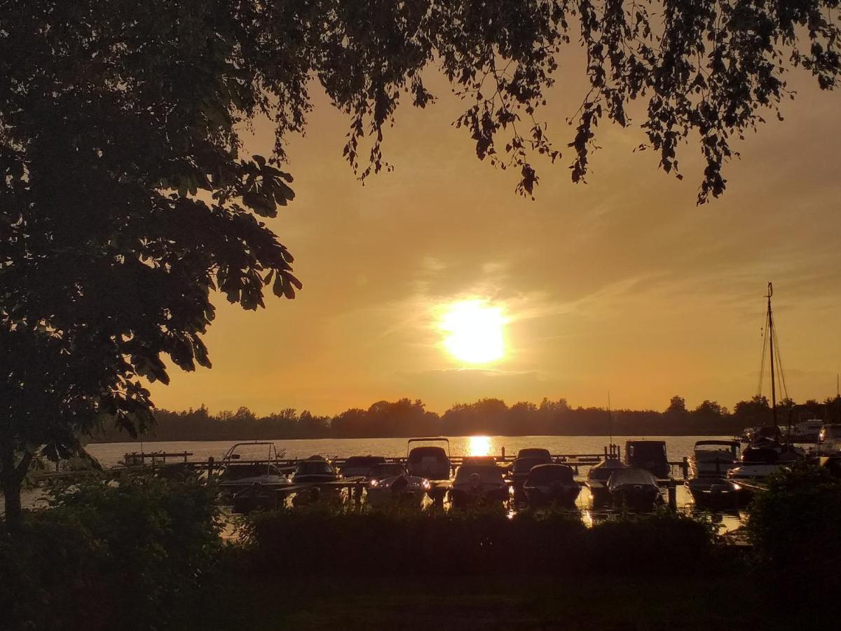 Camping Kleine Belterwijde, Trekkershut Belt-Schutsloot Exterior foto